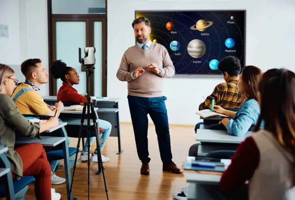 MAXHUB 便携式录播系统教学